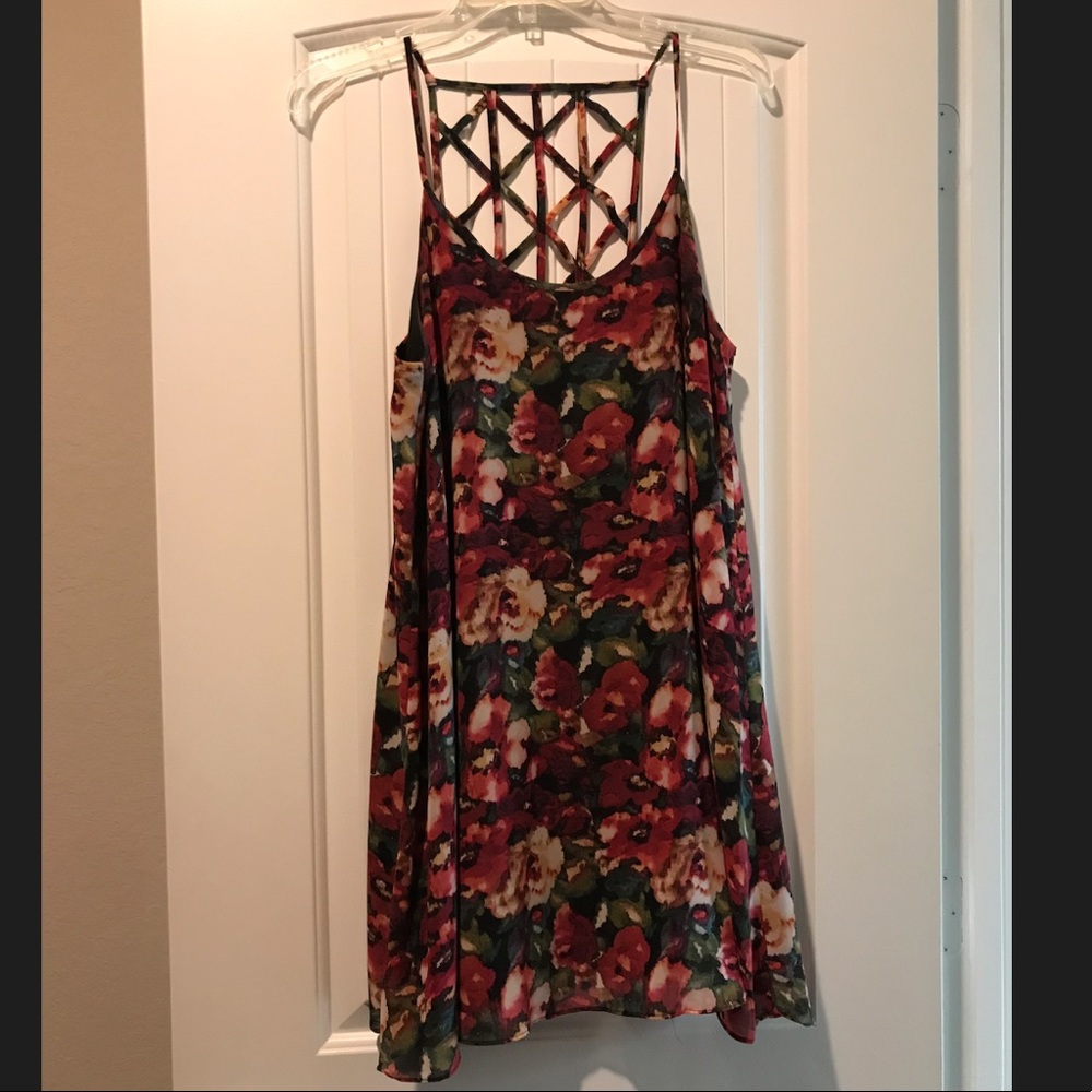 Floral print shift dress.